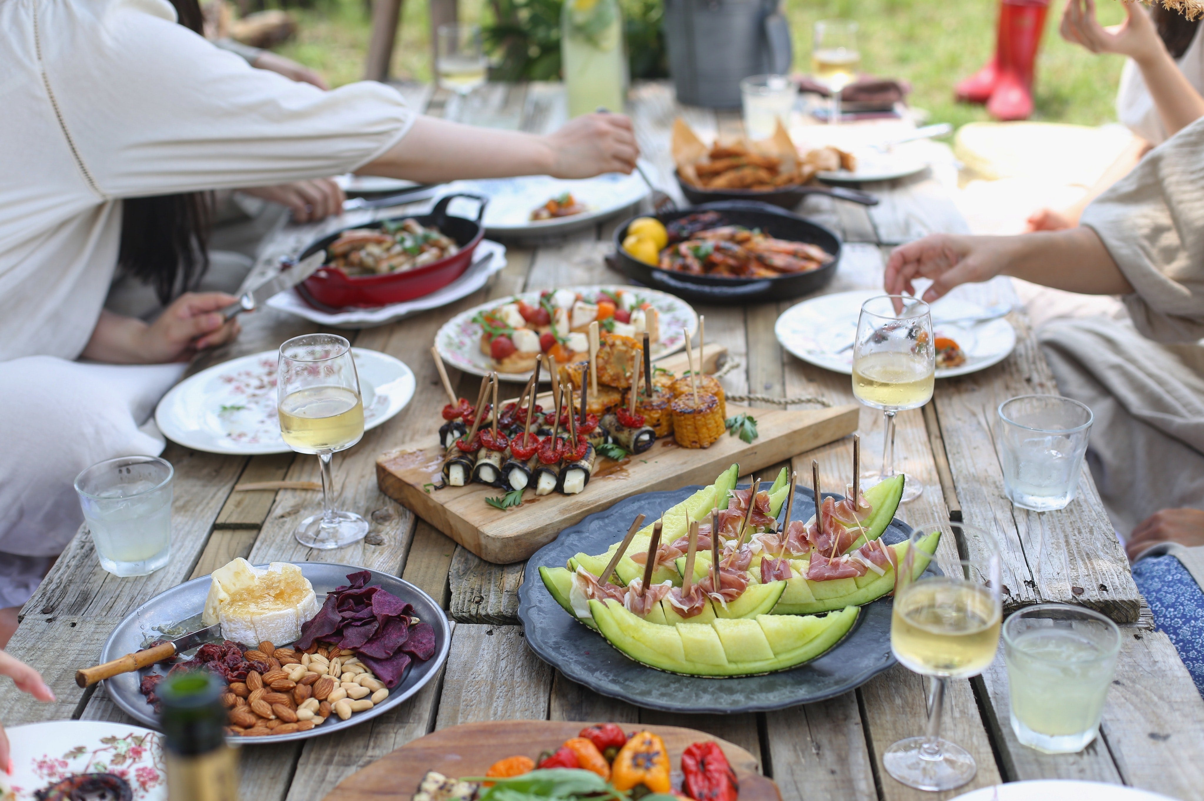 outdoor dinner party, organic food, sustainable products, Green Living Supply