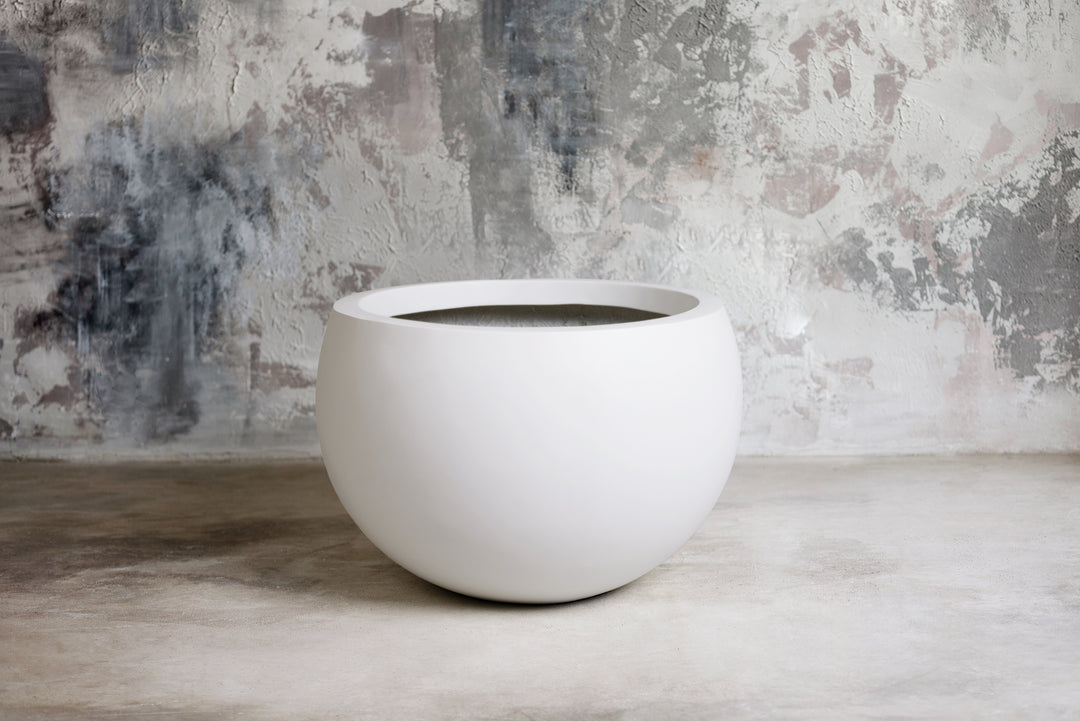 Tau Cratera Series Fiberglass Planter: 18.1 x 18.1 x 11.8in