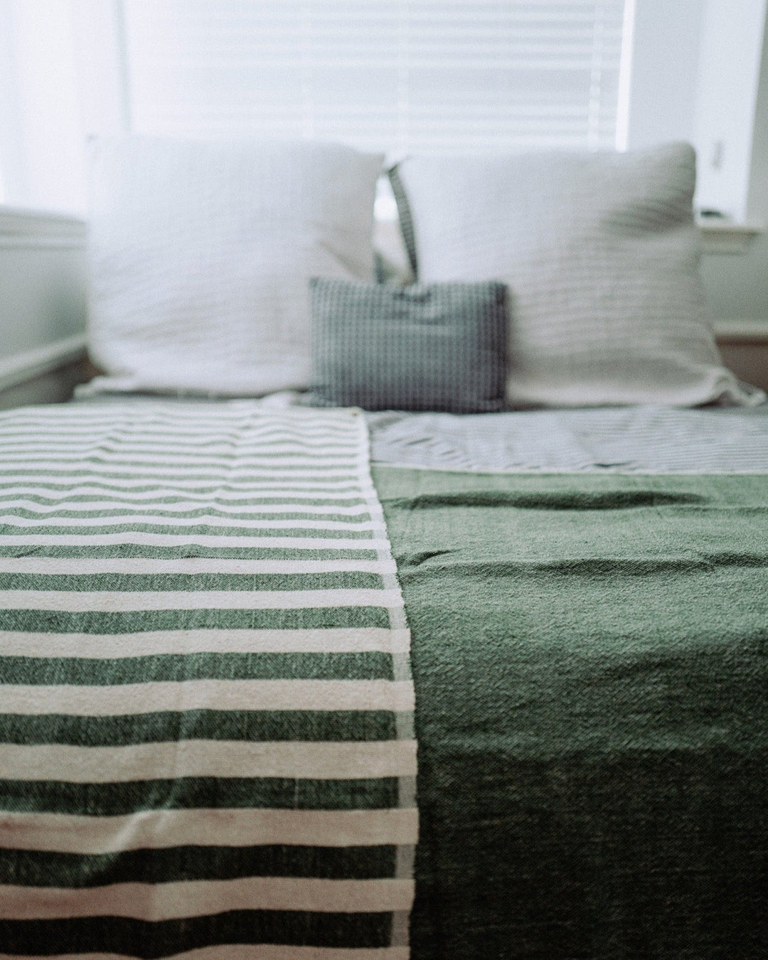 The kd weave Throw - Olive
