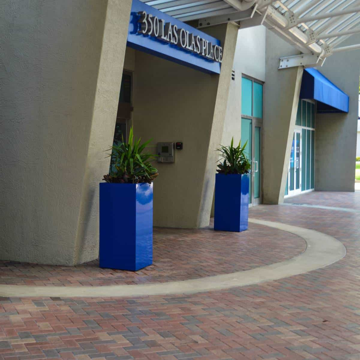 Jay Scotts Darwin Tall Corner Planter