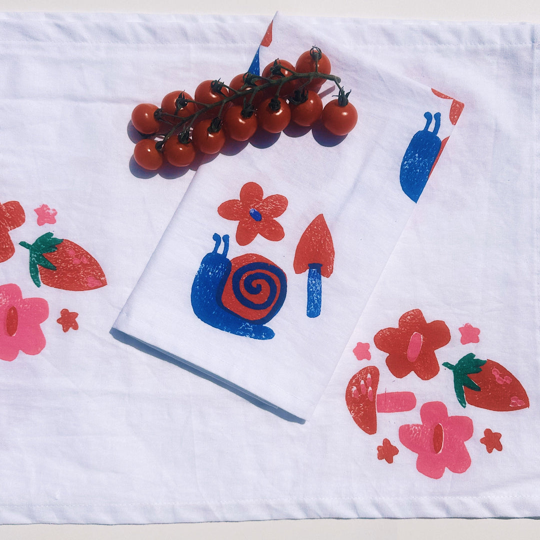 Snails on White Organic Dinner Napkins