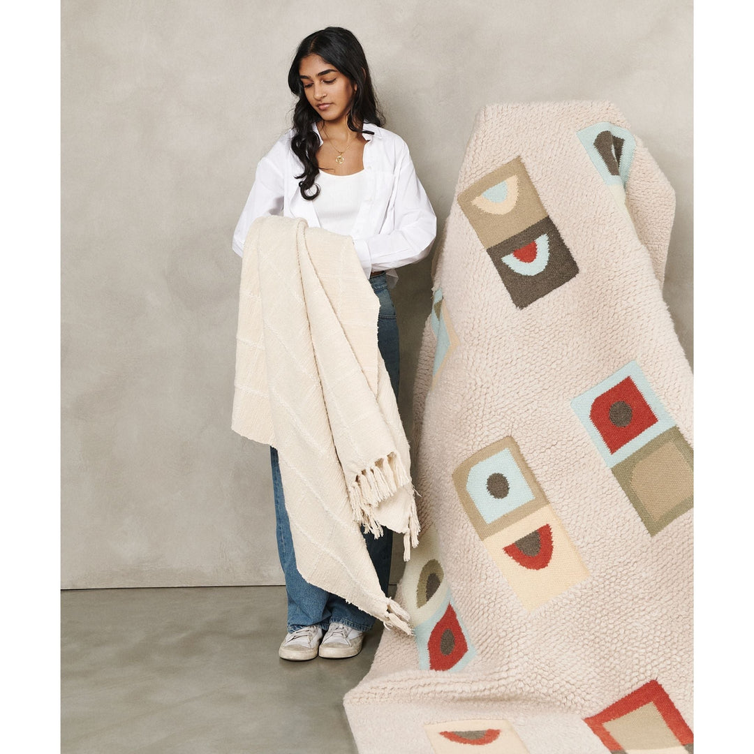 Sea Shell White Textured Checks Handloom Throw