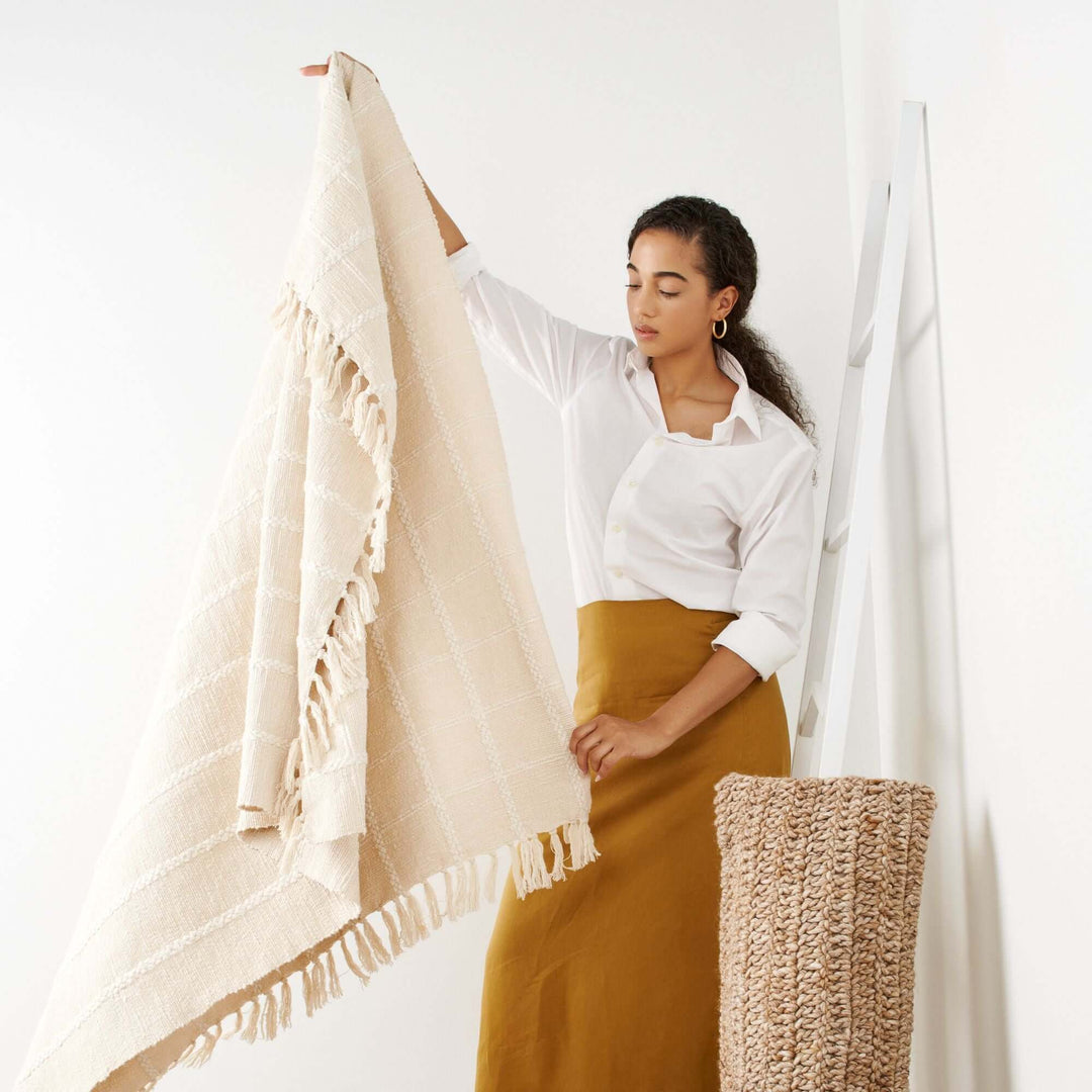 Sea Shell White Textured Checks Handloom Throw