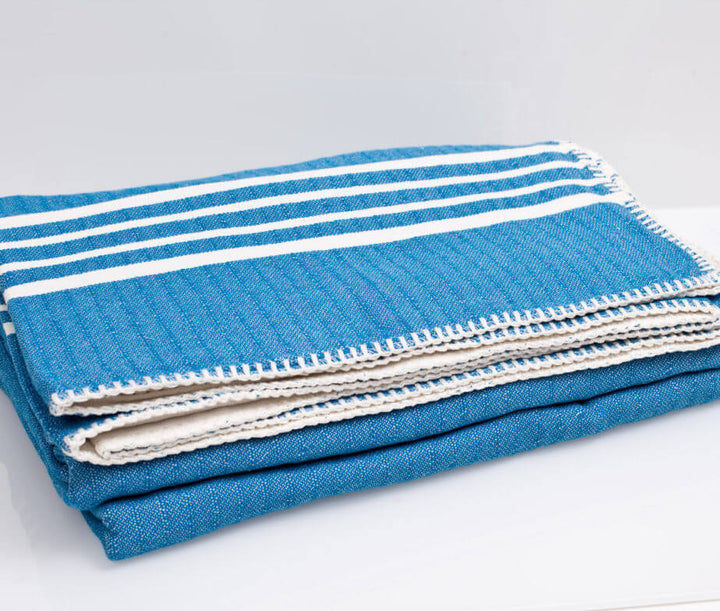 FARMHOUSE  DOUBLE SIDED THROW