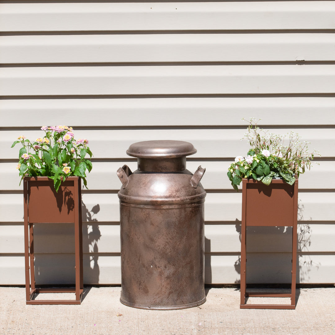 Modern Simplicity Metal Planter Boxes with Legs - Set of 2