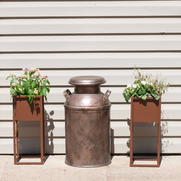 Modern Simplicity Metal Planter Boxes with Legs - Set of 2